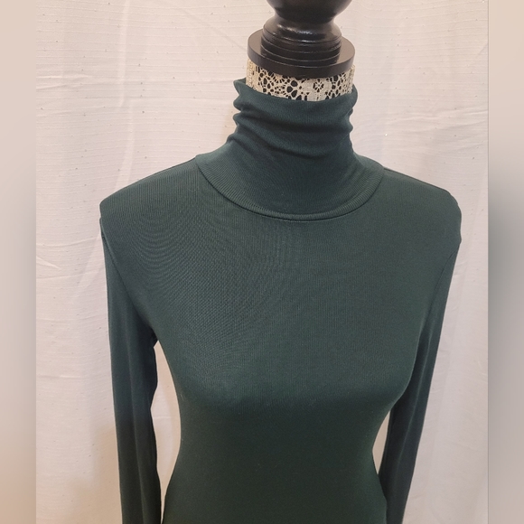 Sunday Best Freshman Turtleneck Sz Medium NEW CONDITION Tags Removed. - Picture 7 of 10